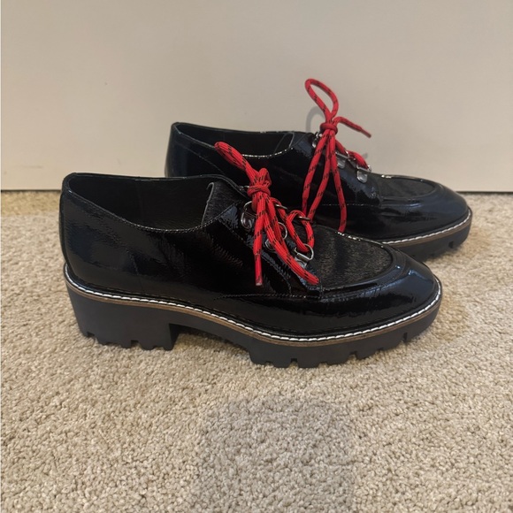 Donald Pliner Women's Lace Up Lug Oxford Flats - Picture 9 of 9